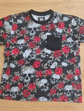 Kids Black Skull & Red Rose Pocket Tee by Wxyz